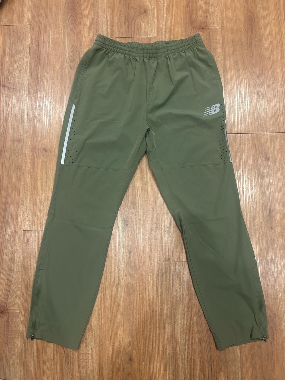 New Balance Men's Olive Green Athletic Joggers with Reflective Accents